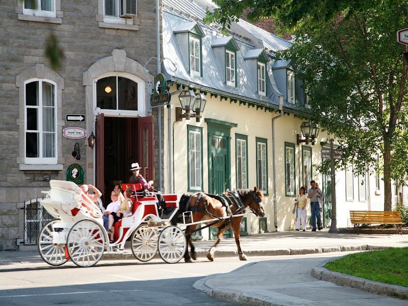 Hotel Ambassadeur Et Suites Квебек Экстерьер фото