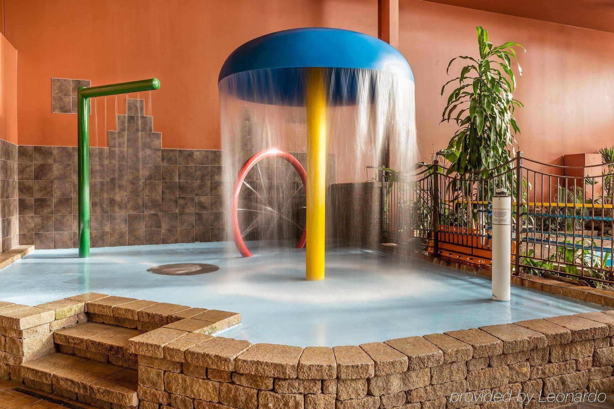 Hotel Ambassadeur Et Suites Квебек Экстерьер фото
