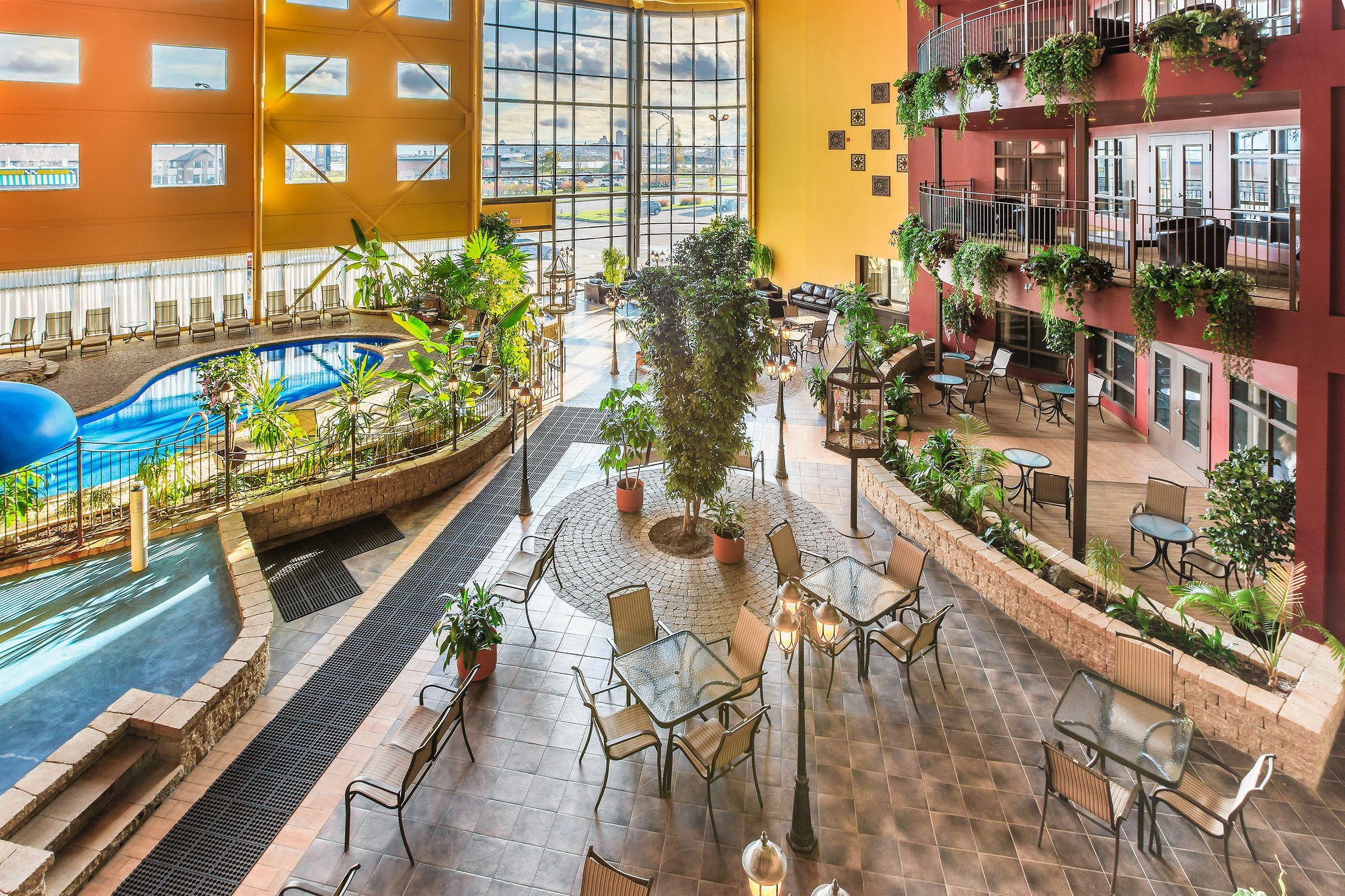 Hotel Ambassadeur Et Suites Квебек Экстерьер фото